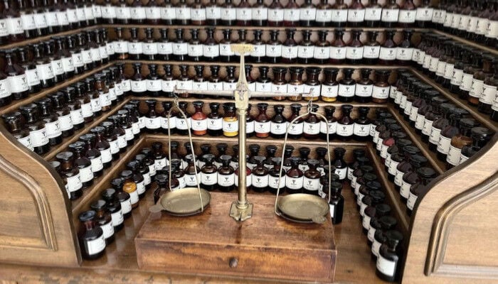 SANTI BURGAS PARFUMS