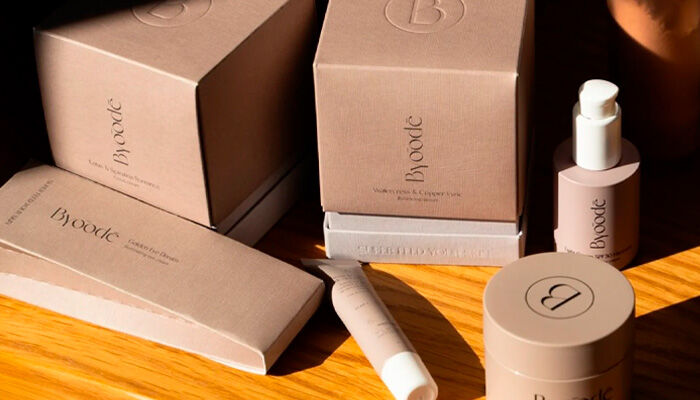 We love it when you wear nothing. Nourish your skin for natural beauty