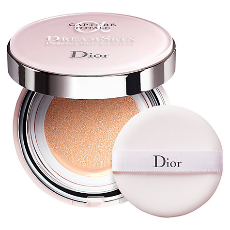 Dior Capture Totale Dreamskin Perfect Skin Cushion Spf50 010