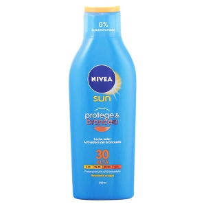 Sjah omdraaien Speeltoestellen Nivea Sun Protect And Bronze Tan Activating Sun Lotion Spf30 200ml | Luxury  Perfumes & Cosmetics | BeautyTheShop – The Exclusive Niche Store
