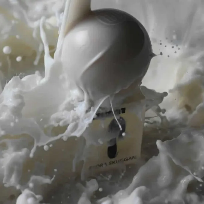 Stora Skuggan Moonmilk Eau De Parfum Spray 30ml | ニッチな香水