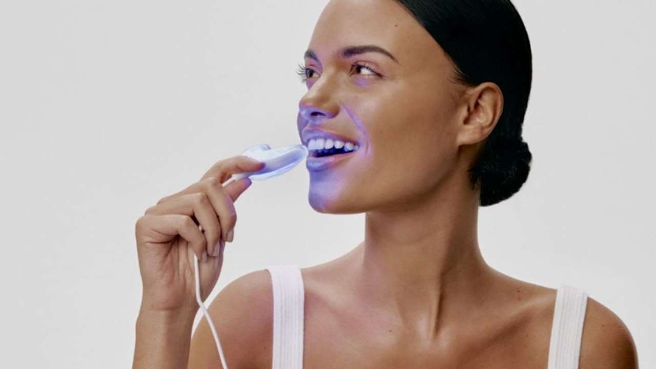 Main Video Image : Unicled White Smile	